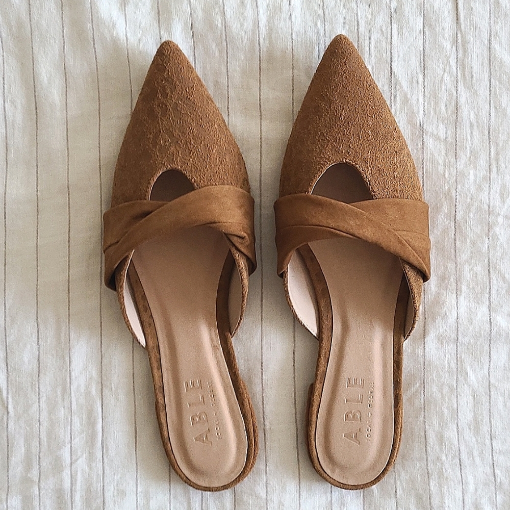 NWOT Able slides with subtle cheetah textured suade